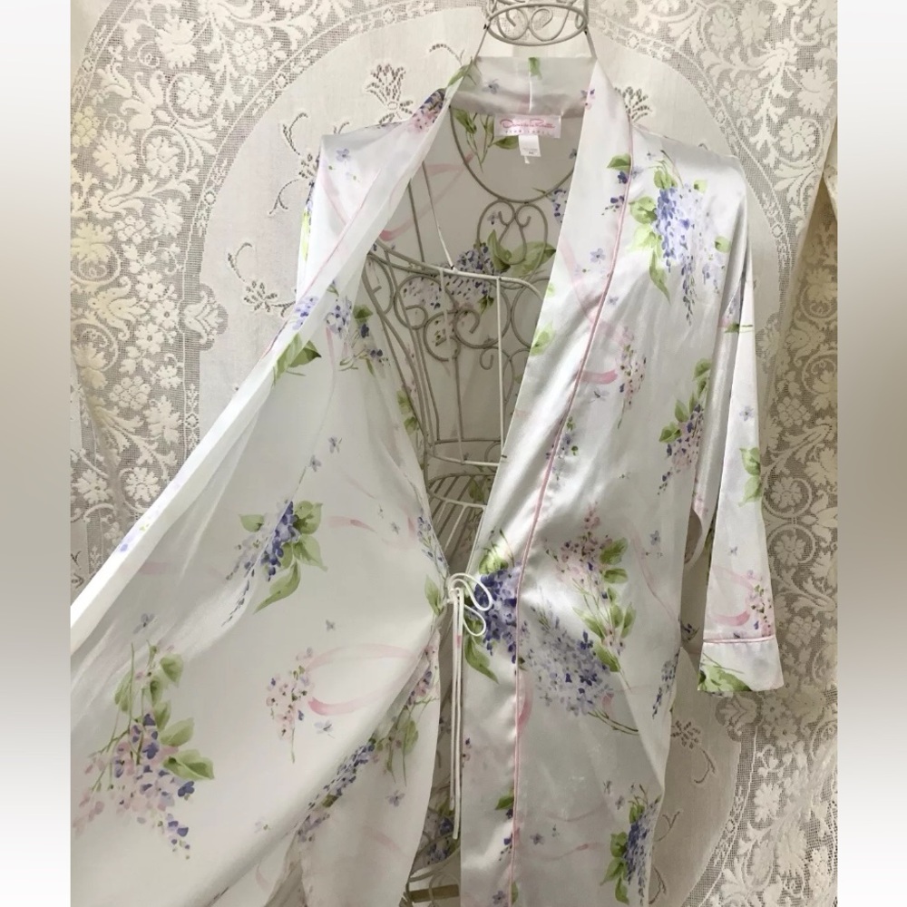 Vintage he Oscar de la renta pink label short floral robe size M